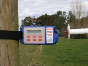 Pel Fencing Batt Latch Automatic Gate Release